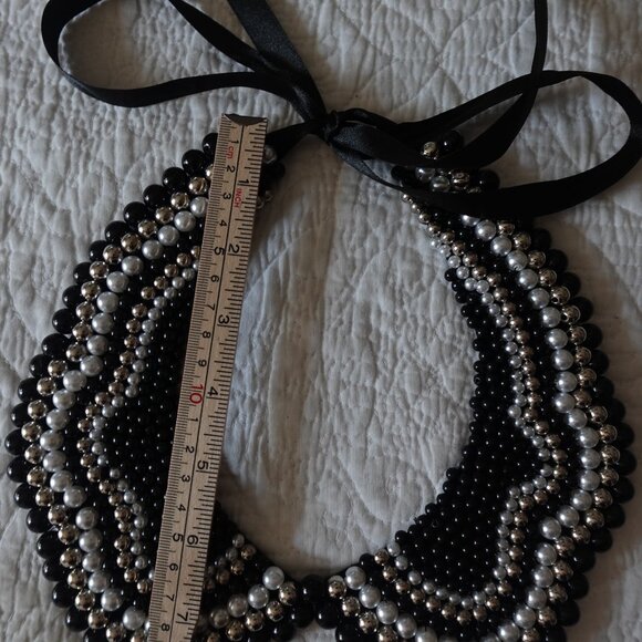 Detachable Beaded collar necklace with ribbon closure - Picture 9 of 10